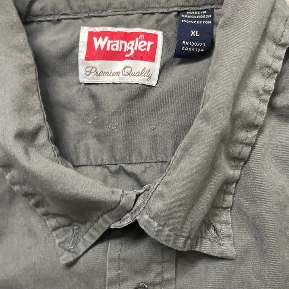 Wrangler Shirt Adult XL Gray Short Sleeve Button Up Casual Workwear Mens - Picture 3 of 3